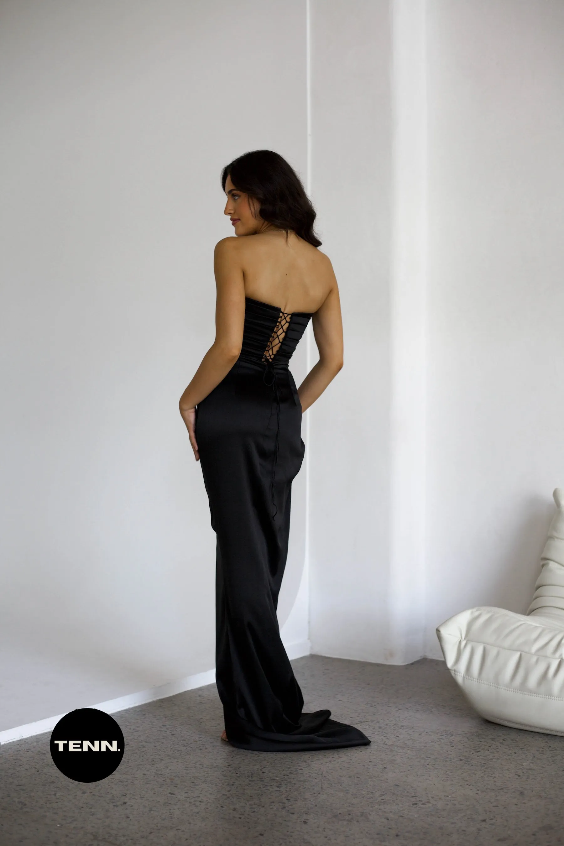Pierre gown - Black