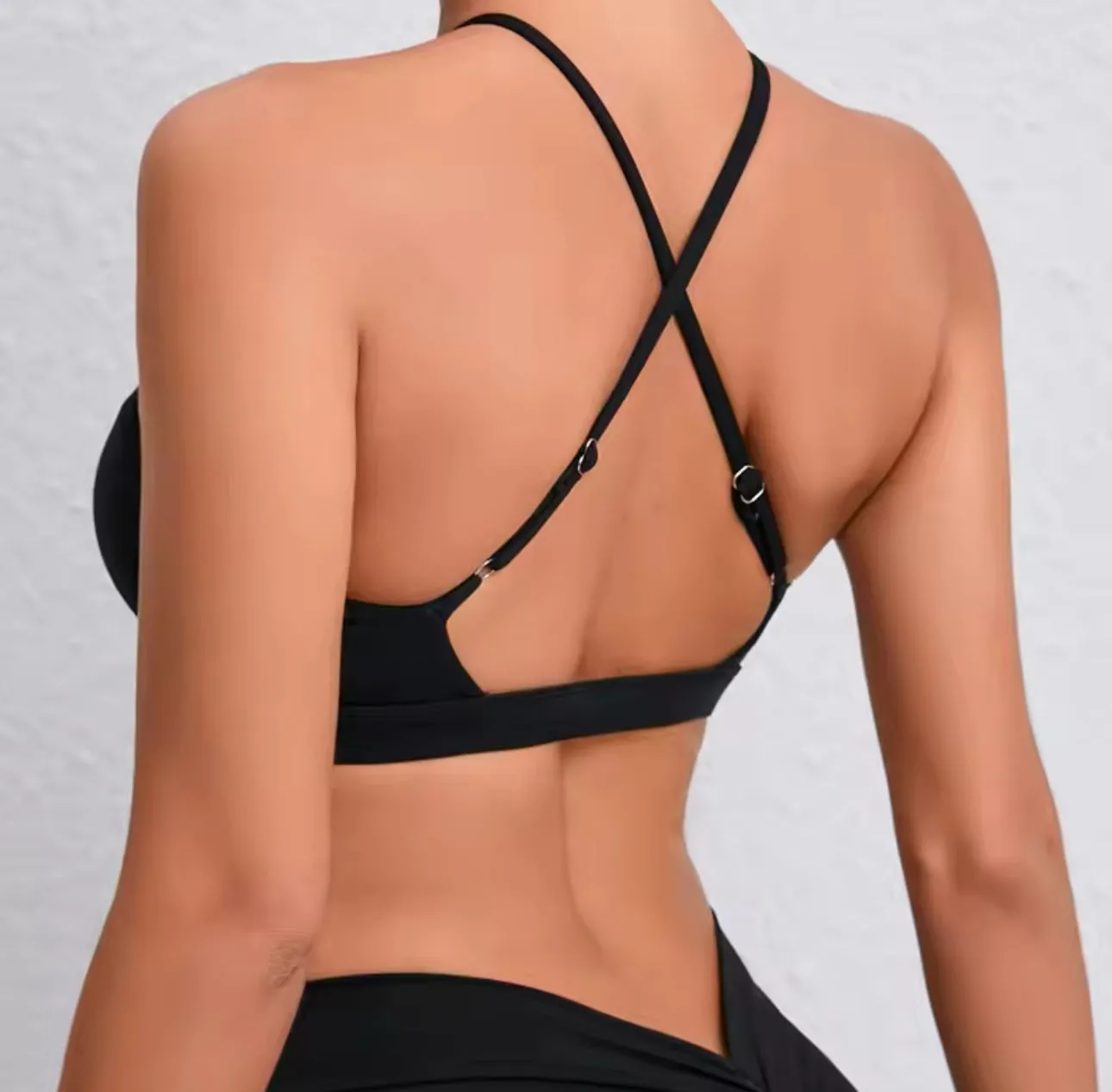 Serena Twist Sports Top